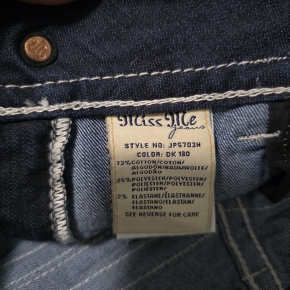 NWOT Miss Me Embellished Rhinestone Distressed Denim Shorts JP5703H Size 28 - Picture 3 of 11